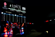 IHSG Berakhir Melemah...