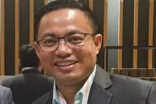 Ambruknya Rupiah dan...