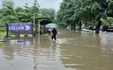 Banjir Setinggi 30 Cm...