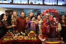 Momen Megawati Rayakan...