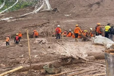 Operasi Pencarian Korban...