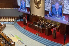 Ganti Inosentius Samsul,...
