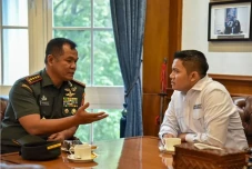 Seskab Teddy dan Wakil...