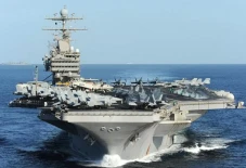 Kapal Induk USS Abraham...