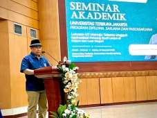 Lulusan Universitas...
