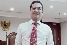 Krisis Tata Kelola dan...