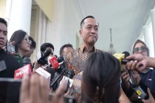 Mensesneg: Pertemuan...