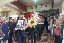Meriyati Hoegeng Dimakamkan...