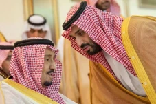 Arab Saudi Kerahkan...