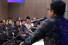 Serikat Pekerja Gelar...