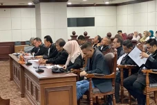 MK Minta Roy Suryo Cs...