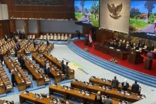 DPR Sepakati 10 Anggota...