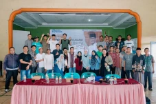 Lewat Kriya Limbah Kayu,...