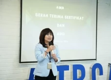 BCA Raih Sertifikasi...