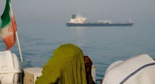 Berbahaya, Kapal-kapal...