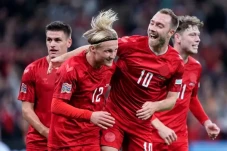 Parlemen Denmark Serius...