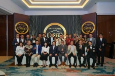 J Trust Bank Perkuat...