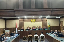 Riva Siahaan Dituntut...
