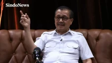 Profil Oegroseno, Mantan...