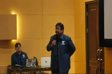 Launching Video Klip...