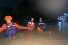 Banjir Rendam Sejumlah...
