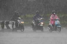 Peringatan Dini Cuaca...