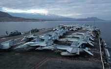 Kapal Induk USS Gerald...