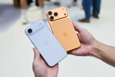 Cicil iPhone 17 Rp900...