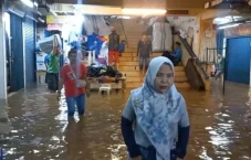 Pasar Cipulir Banjir,...