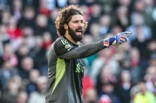 Momen Alisson Becker...