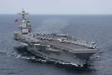 Ketika Kapal Induk Amerika...