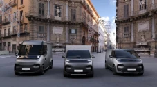 Renault Ambil Alih Kendali...