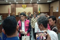 Divonis 15 Tahun Penjara,...
