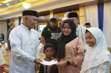 Bupati Kotabaru Rayakan...