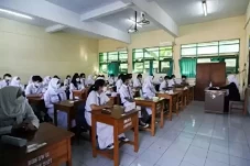 Jumlah Sekolah Swasta...