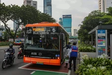 Seluruh Transportasi...