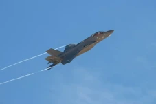 Israel Kerahkan 200...