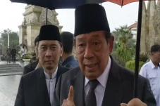 Iringi Pemakaman Try...