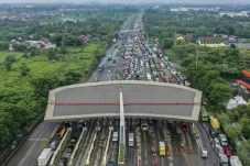 Polisi Pakai Drone Presisi...