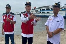 Kapal Ferry Banyak Kosong...