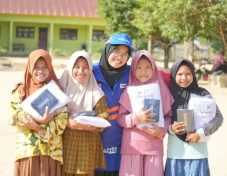 Ajak Gen Z Berbagi,...