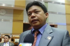 Bareskrim Serahkan Uang...