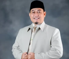 Ketika Karisma Pergi,...