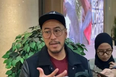 Berharap Damai, Pandji...