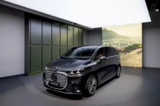 Mercedes-Benz VLE Diluncurkan,...