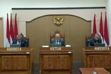 Gugatan Bonatua Silalahi...