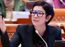 Dukung SKB 7 Menteri,...