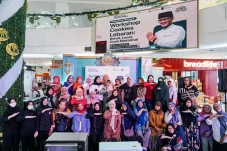 Cari Cuan Jelang Lebaran,...