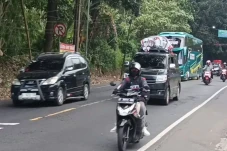Macet Nyaris 2 Km, One...