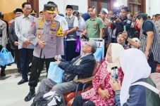Kapolri Tinjau Stasiun...